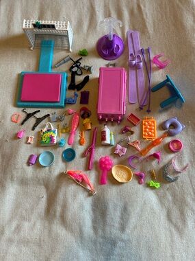 Barbie accessories lot